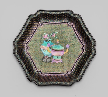 Dish with Images of Ancient Bronzes, Qing dynasty (1644-1911).