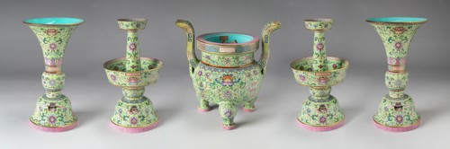 Altar set, Qing dynasty (1644-1911), Jiaqing reign mark and period.