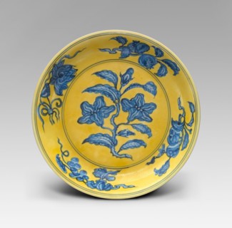 Dish with Floral and Fruit Sprays ("Gardenia Dish"), Ming dynasty, Hongzhi reign mark and period (1488-1505).