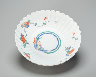 Arita-Ware Kakiemon Floral-shaped Bowl, late 17th/early 18th century.