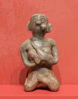 Figurine of a Mother and Child, 14th/16th century.
