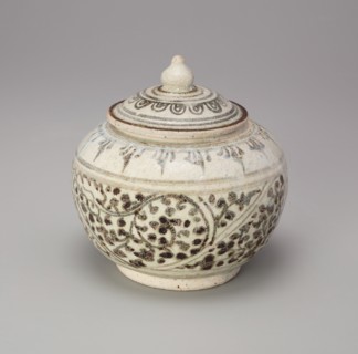 Sawankhalok Ware Covered Box with Lotus Bud Knob, 14th/15th century.