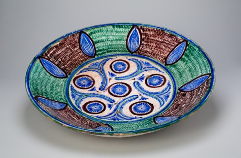 Large shallow dish, 18th/19th century.