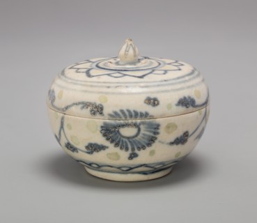 Covered Box with Lotus Bud Knob and Lotus Flower Motif on Lid, 15th century.