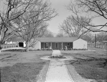 El Monte federal subsistence homesteads, California, 1936. Creator: Dorothea Lange.