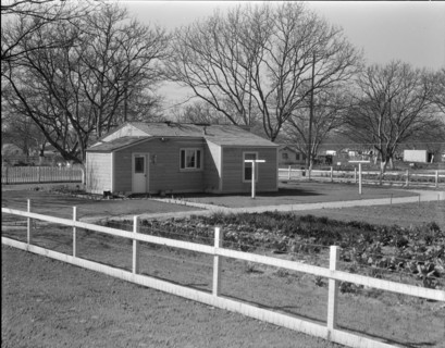 El Monte federal subsistence housing - 100 homes all occupied, California, 1936. Creator: Dorothea Lange.