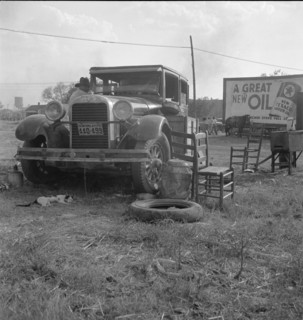 On the move, Wagoner, Wagoner County, Oklahoma, 1936. Creator: Dorothea Lange.