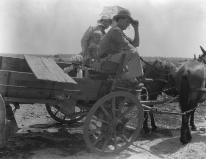 Oklahoma roadside encounter day laborers, 1936. Creator: Dorothea Lange.
