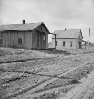 Abandoned house in Carey, Texas, 1937. Creator: Dorothea Lange.