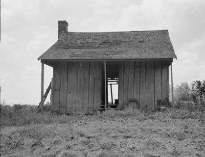 Abandoned tenant house on a mechanized plantation of the Mississippi Delta, 1937. Creator: Dorothea Lange.