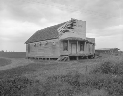 Commissary of the Gold Dust Plantation near Clarksdale, Mississippi, 1937. Creator: Dorothea Lange.
