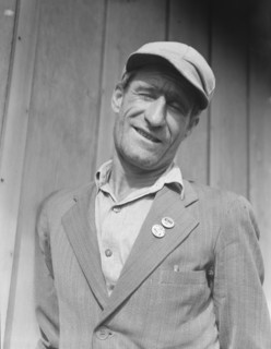 Ex-Oklahoma farmer, one of the leaders in the strike of cotton pickers, Kern County, CA, 1938. Creator: Dorothea Lange.