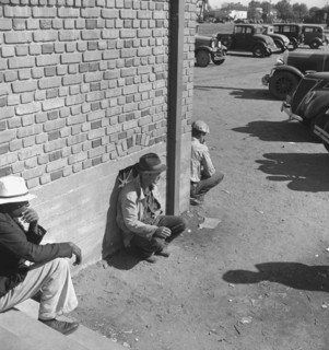 Outside FSA "grant" office during cotton pickers' strike, Bakersfield, California, 1938. Creator: Dorothea Lange.