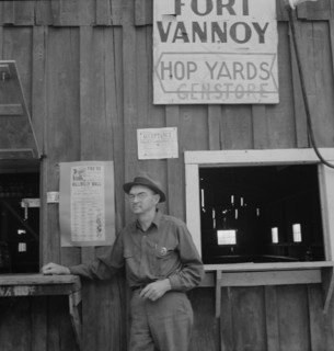 Deputy sheriff, stationed at..., near Grants Pass, Josephine County, Oregon, 1939. Creator: Dorothea Lange.