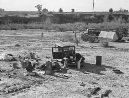 Camped on the flat, near Holtville, Imperial County, California, 1939. Creator: Dorothea Lange.