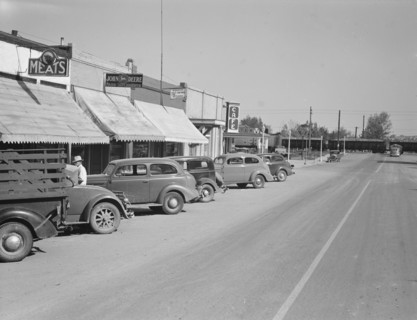 Saturday afternoon, main street of Nyssa, Oregon, 1939. Creator: Dorothea Lange.
