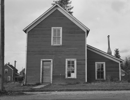 Many of those dependent on the mill have turned back to..., Sandpoint, Bonner County, Idaho, 1939. Creator: Dorothea Lange.