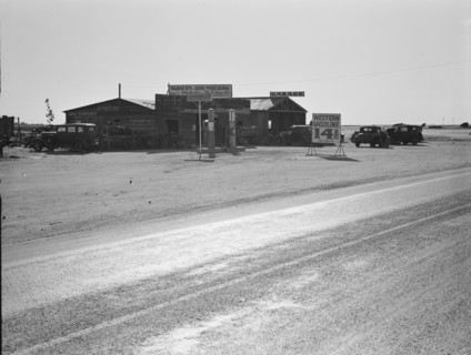 Between Tulare and Fresno, California, 1939. Creator: Dorothea Lange.
