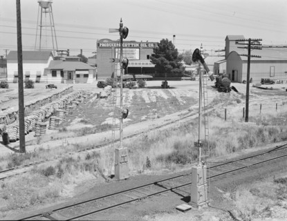 From the overpass approaching Fresno, between Tulare and Fresno, California, 1939. Creator: Dorothea Lange.