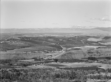 Possibly: Looking down on part of the Valley, approximately six miles from Yakima, Washington, 1939. Creator: Dorothea Lange.