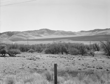 U.S. 99 on ridge over Tehachapi Mountains, 1939. Creator: Dorothea Lange.