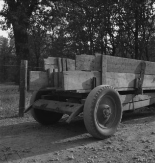 Wagon built on the farm utilizing parts of wrecked Dodge..., Oregon, Kirby (Josephine County), 1939. Creator: Dorothea Lange.