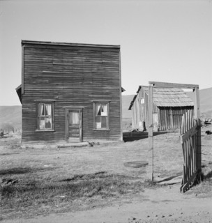 Farmer saloon and stagecoach tavern which is the temporary..., Gem County, Idaho, 1939. Creator: Dorothea Lange.