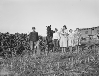 The Daugherty family, FSA borrowers, Warm Springs district, Malheur County, Oregon, 1939. Creator: Dorothea Lange.
