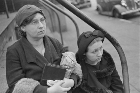 [Untitled photo, possibly related to: Bystanders, Bethlehem, Pennsylvania].