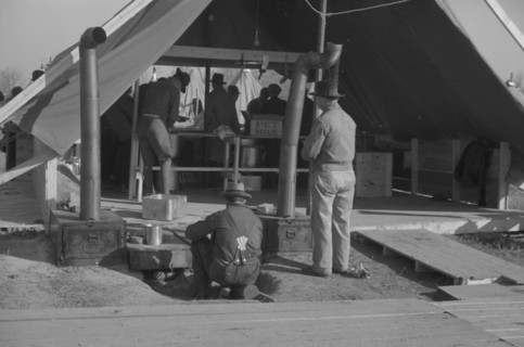 The kitchen in the camp for white flood refugees at Forrest City, Arkansas.