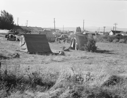 Squatter camp entering potato town. Malin, Klamath County, Oregon.