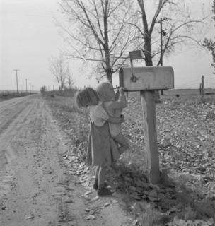 Rural children at R.F.D. box, near Fruitland, Idaho.