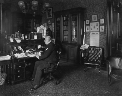 Poncefort (British Minister), between 1890 and 1910.