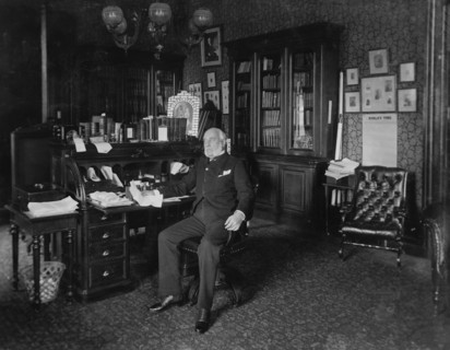 Poncefort (British Minister), between 1890 and 1910.