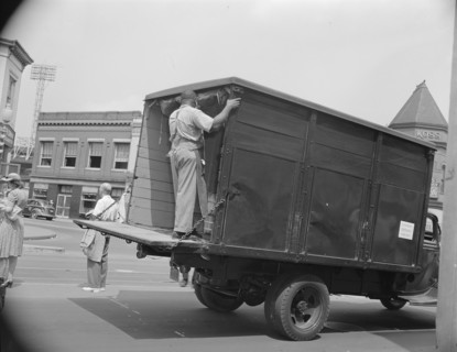 Washington, D.C. Government truck.