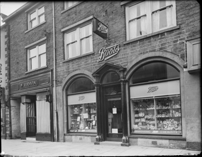 Sheep Street, Skipton, Craven, North Yorkshire, 1957. Creator: George Bernard Mason.