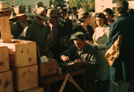 Distributing surplus commodities, St. Johns, Ariz., 1940. Creator: Russell Lee.