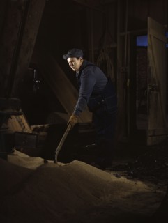 Chicago and North Western R.R., Mrs. Thelma Cuvage, working in the sand house...Clinton, Iowa, 1943. Creator: Jack Delano.