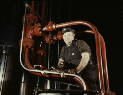 Maintenance mechanic in largest coal press..., Combustion Engineering Co., Chattanooga, Tenn., 1942. Creator: Alfred T Palmer.