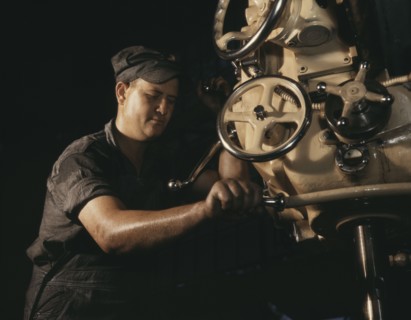 Mechanical operator on boiler parts, Combustion Engineering Co., Chattanooga, Tenn., 1942. Creator: Alfred T Palmer.