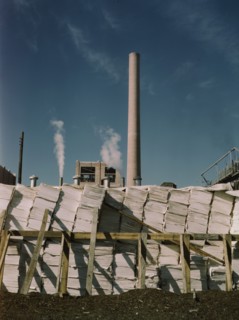 Southland Paper mill, Kraft (chemical) pulp used in making newsprint, Lufkin, Texas, 1943. Creator: John Vachon.