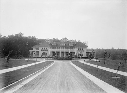 Columbia Country Club, 1912. Creator: Harris & Ewing.