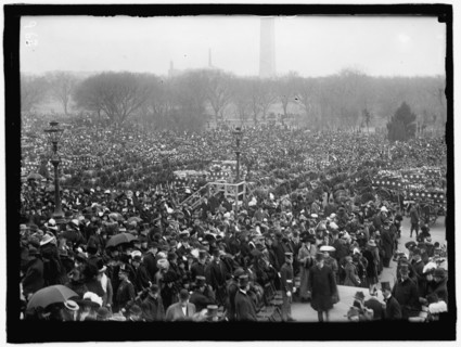 Parade, between 1909 and 1914.
