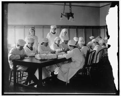 Red Cross, between 1910 and 1920.