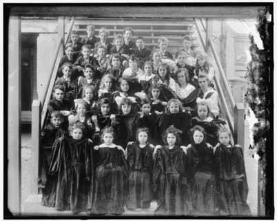 Red Cross, between 1910 and 1920.