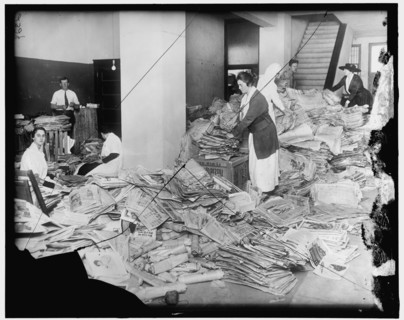 Red Cross, between 1910 and 1920.