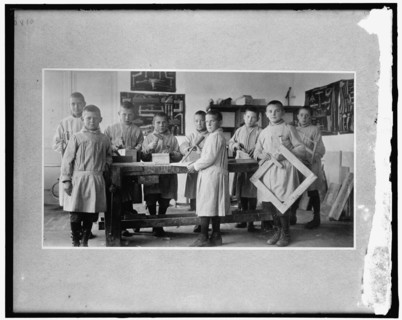 Red Cross, between 1910 and 1920.