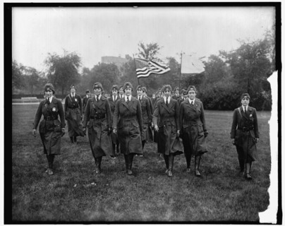 Red Cross, between 1910 and 1920.