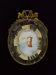 Portrait de jeune femme au fichu blanc.
