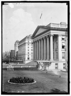 Treasury Building, between 1914 and 1917.
